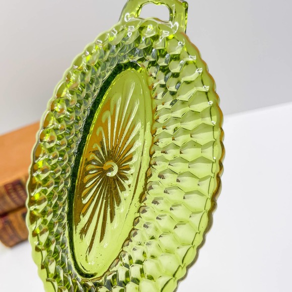 1970’S INDIANA GLASS HONEYCOMB OLIVE GREEN PICKLE DISH - Picture 5 of 10